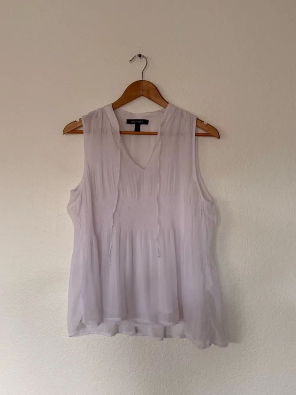 Ellen Tracy white top